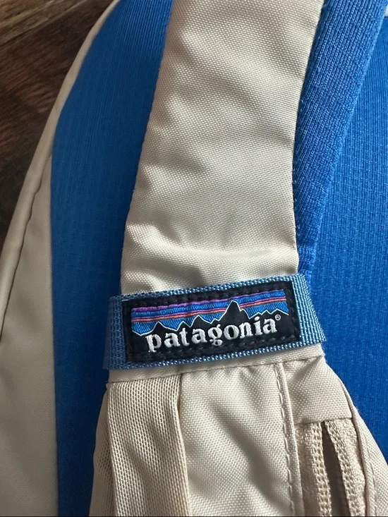 Patagonia Atom Sling Bag - Blue & Tan - Picture 3 of 4